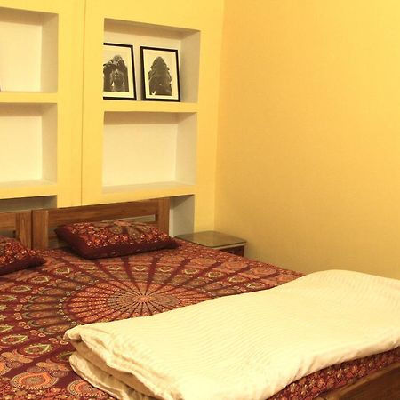 Lotus Paying Guesthouse Варанаси Экстерьер фото