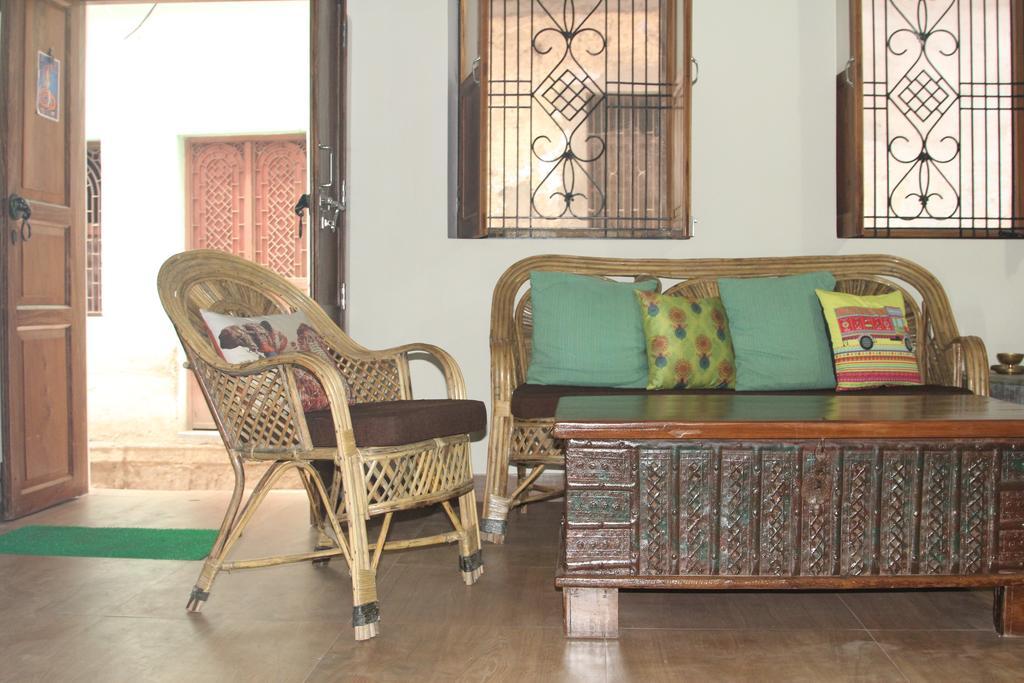 Lotus Paying Guesthouse Варанаси Экстерьер фото