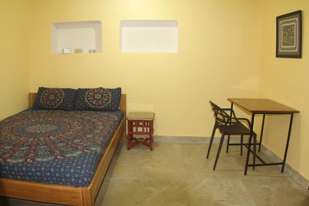 Lotus Paying Guesthouse Варанаси Экстерьер фото